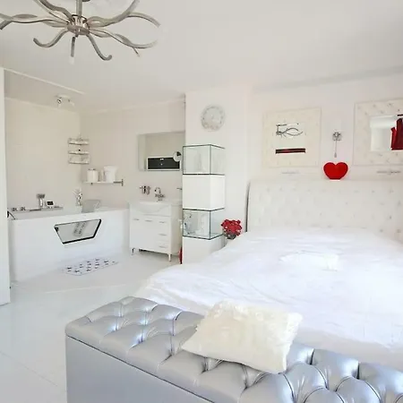 Apartment White Luxury Penthouse In Centre *