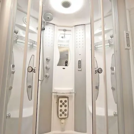 Apartment White Luxury Penthouse In Centre