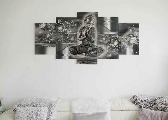 White Luxury Penthouse In Centre *