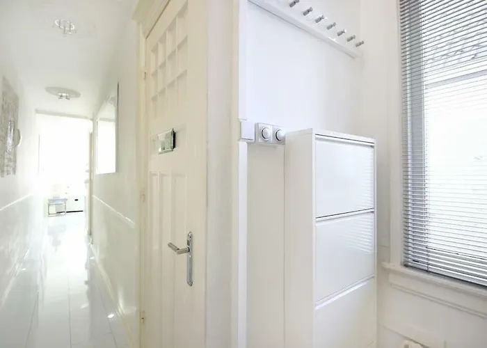 White Luxury Penthouse In Centre *