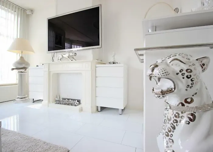 דירה White Luxury Penthouse In Centre