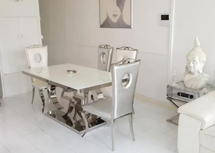 White Luxury Penthouse In Centre * אמסטרדם