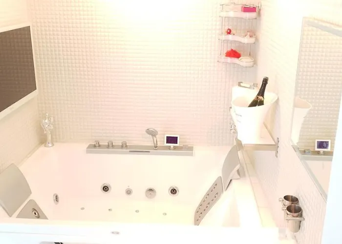 White Luxury Penthouse In Centre *