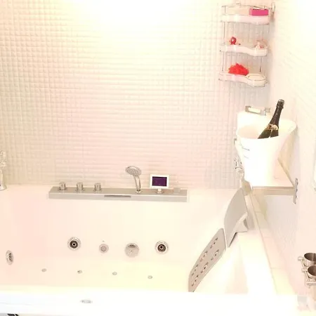 White Luxury Penthouse In Centre *